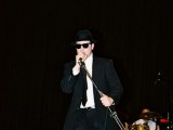 blues_brothers_2004_anth_with_mic