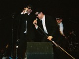 blues_brothers_2004_bill_and_anth_far_shot