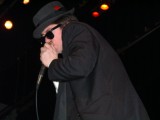 blues_brothers_2004_bill_harmonica_cu