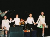 celtic_pride_2004_irish_dancers_with_kickin_bj_on_side