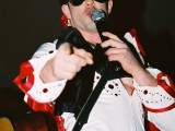 elvis_2004_with_shades_pointing_at_you